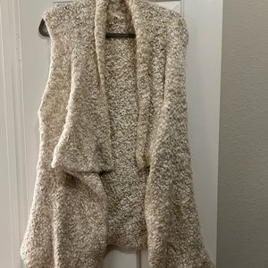 Fuzzy sweater vest JDH size M